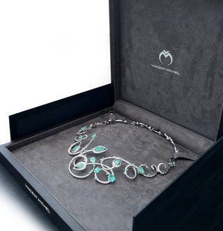 Collier Vol d'Abeille | Or blanc, 45 tourmalines Paraìba, 660 diamants